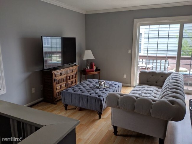 Building Photo - 1 br, 1 bath Condo - 81 Ferry Ct
