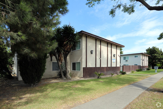 Building Photo - Stuart Grove Apartments