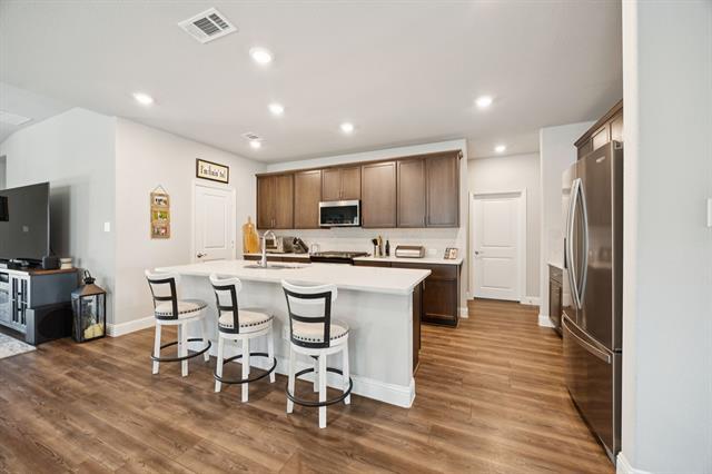 Building Photo - 200 Golden Harvest Dr