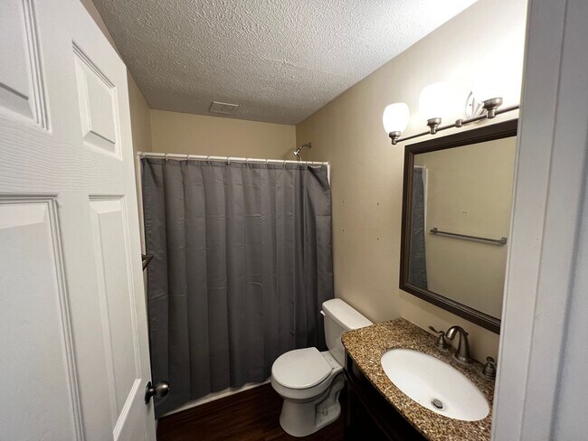 Foto del edificio - 824 Oak St