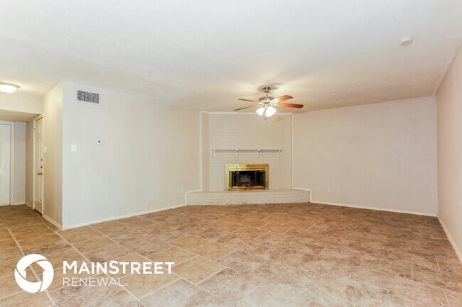 Foto del edificio - 817 Sandalwood Ln