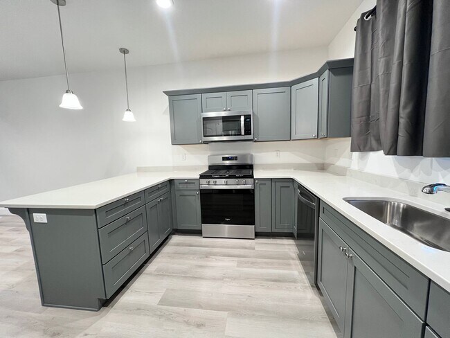 Building Photo - 3 Bed/2.5 Bath Townhome in Lehi