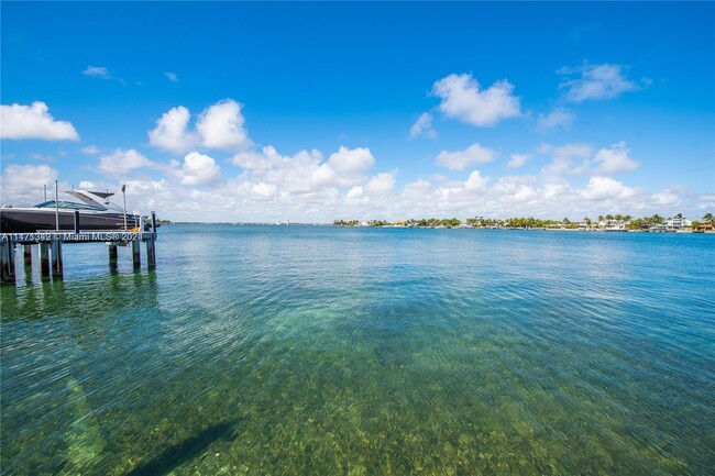 Foto del edificio - 1275 N Biscayne Point Rd