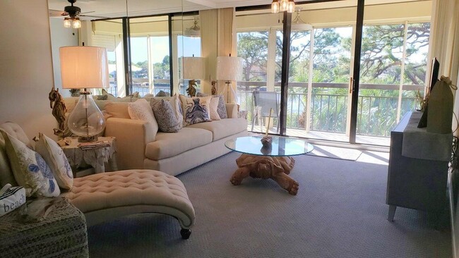 Foto del edificio - 2101 Marina Isle Way