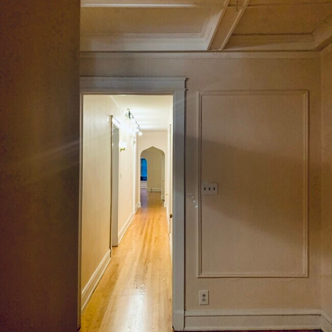 Foto del edificio - 5859 N Kenmore Ave