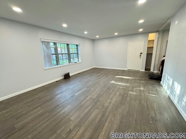 Foto del edificio - 207 Lake Shore Rd