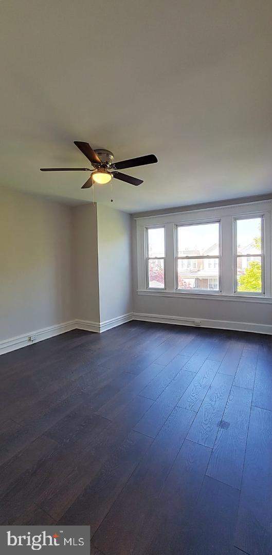 Foto del edificio - 5854 Larchwood Ave