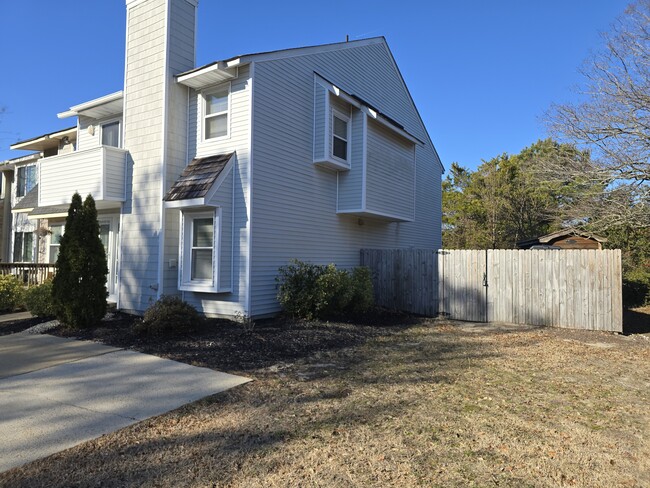 Building Photo - 3836 Ocean Tides Dr