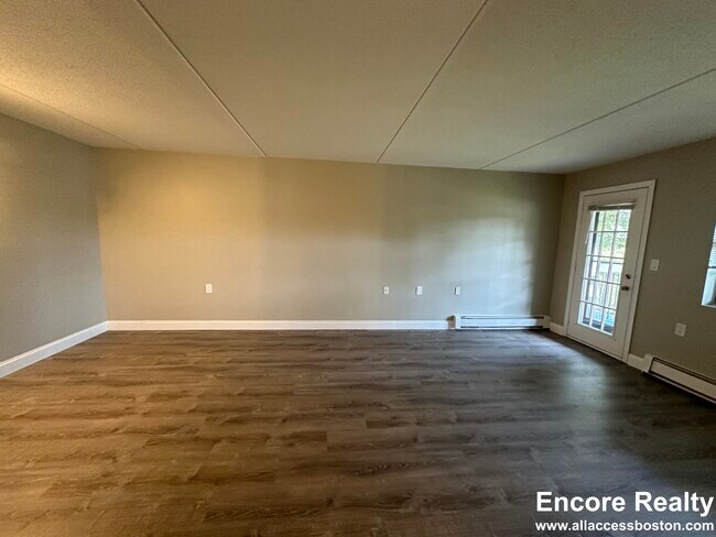 Building Photo - 720 Highland Ave