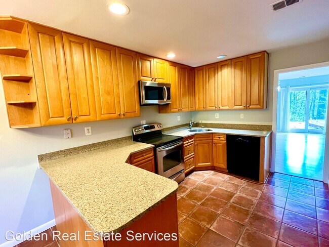 Foto del edificio - 3 br, 2.5 bath House - 1935 Winterport Clu...