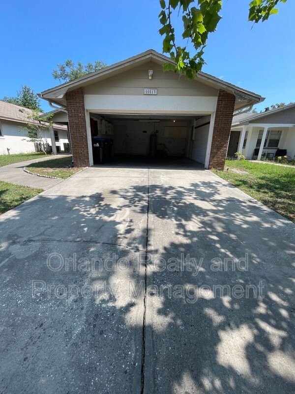 Building Photo - 10513 Wyndcliff Drive