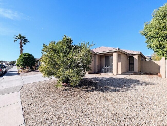 Building Photo - 5770 W Golden Ln