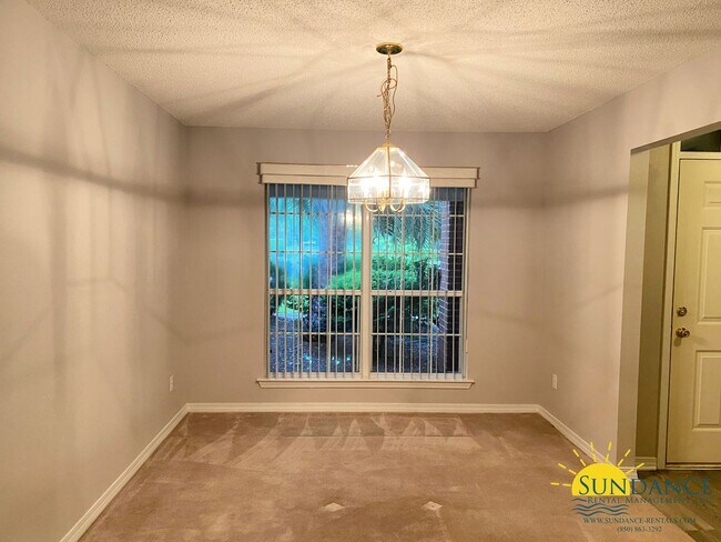 Foto del edificio - Beautiful 4 Bedroom Home in Biscayne Bay