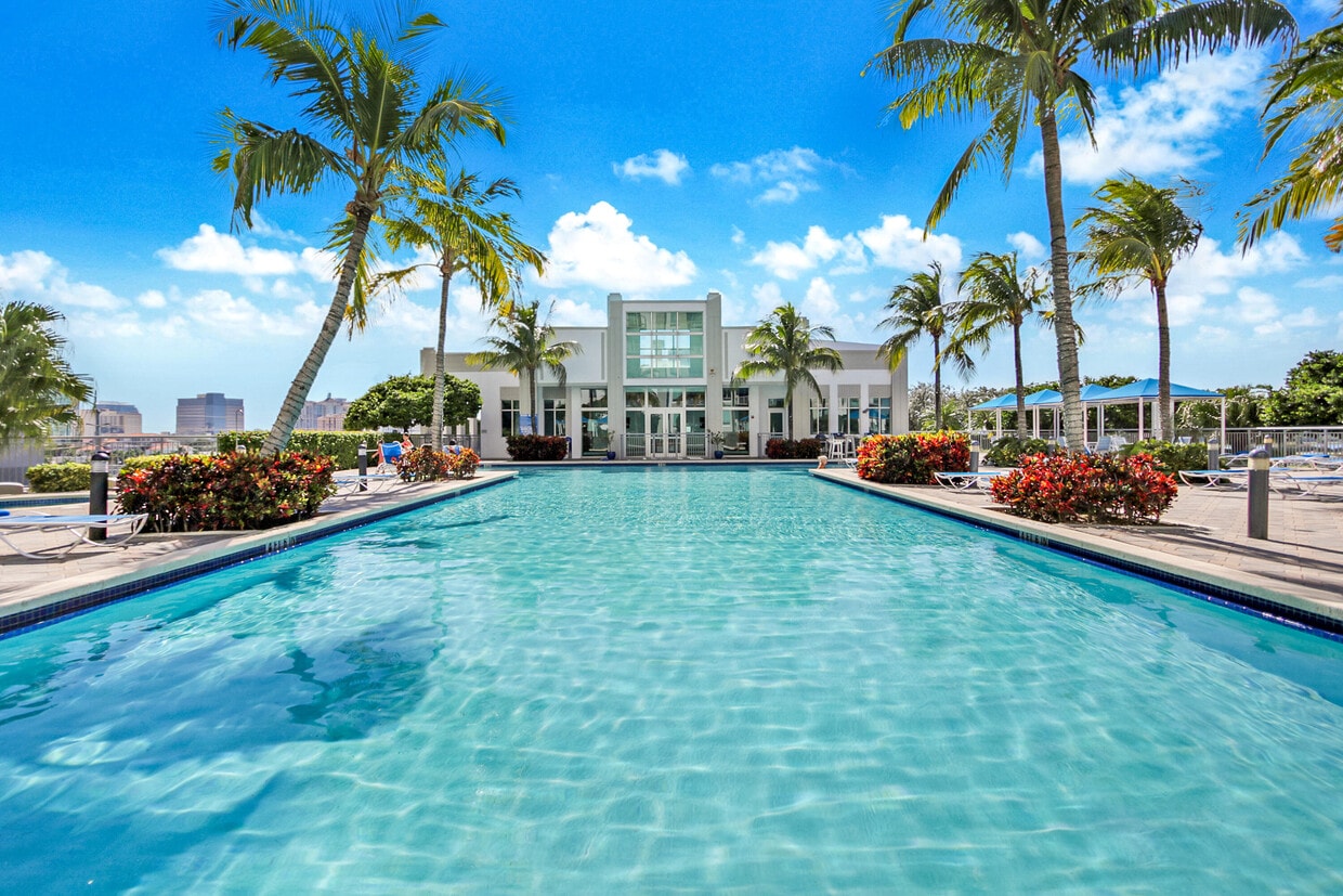 Foto principal - 300 S Australian Ave