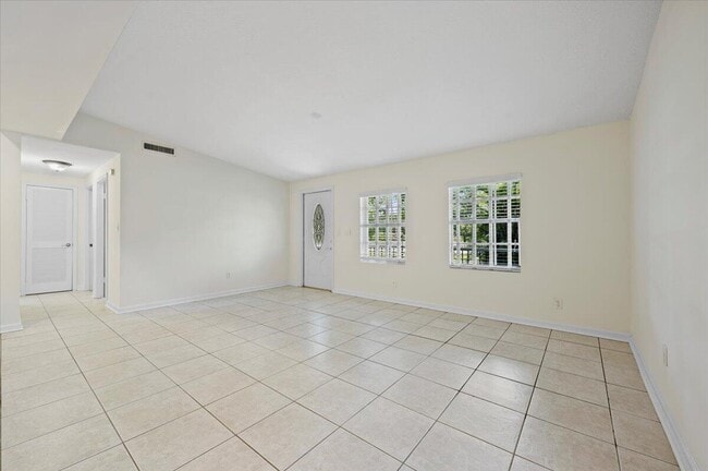 Building Photo - 16087 Cornwall Dr E