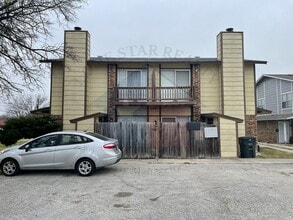 Building Photo - 3001 Lake Rd
