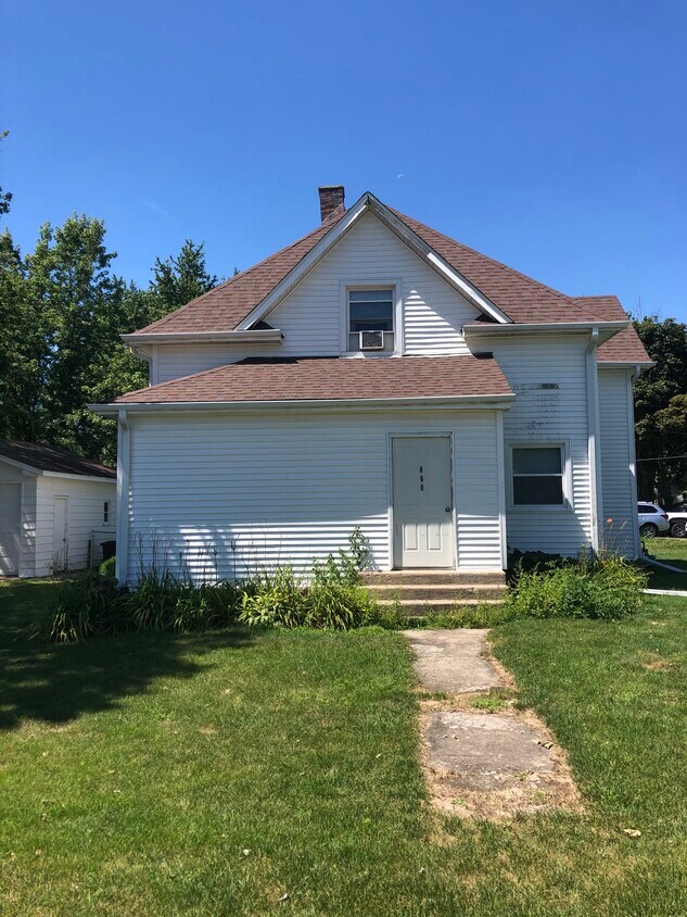 Primary Photo - 800 W Metzen St