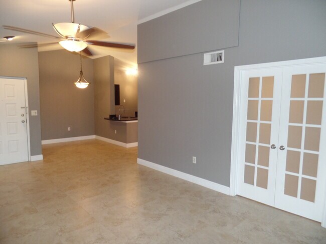 Building Photo - 2820 N Oakland Forest Dr