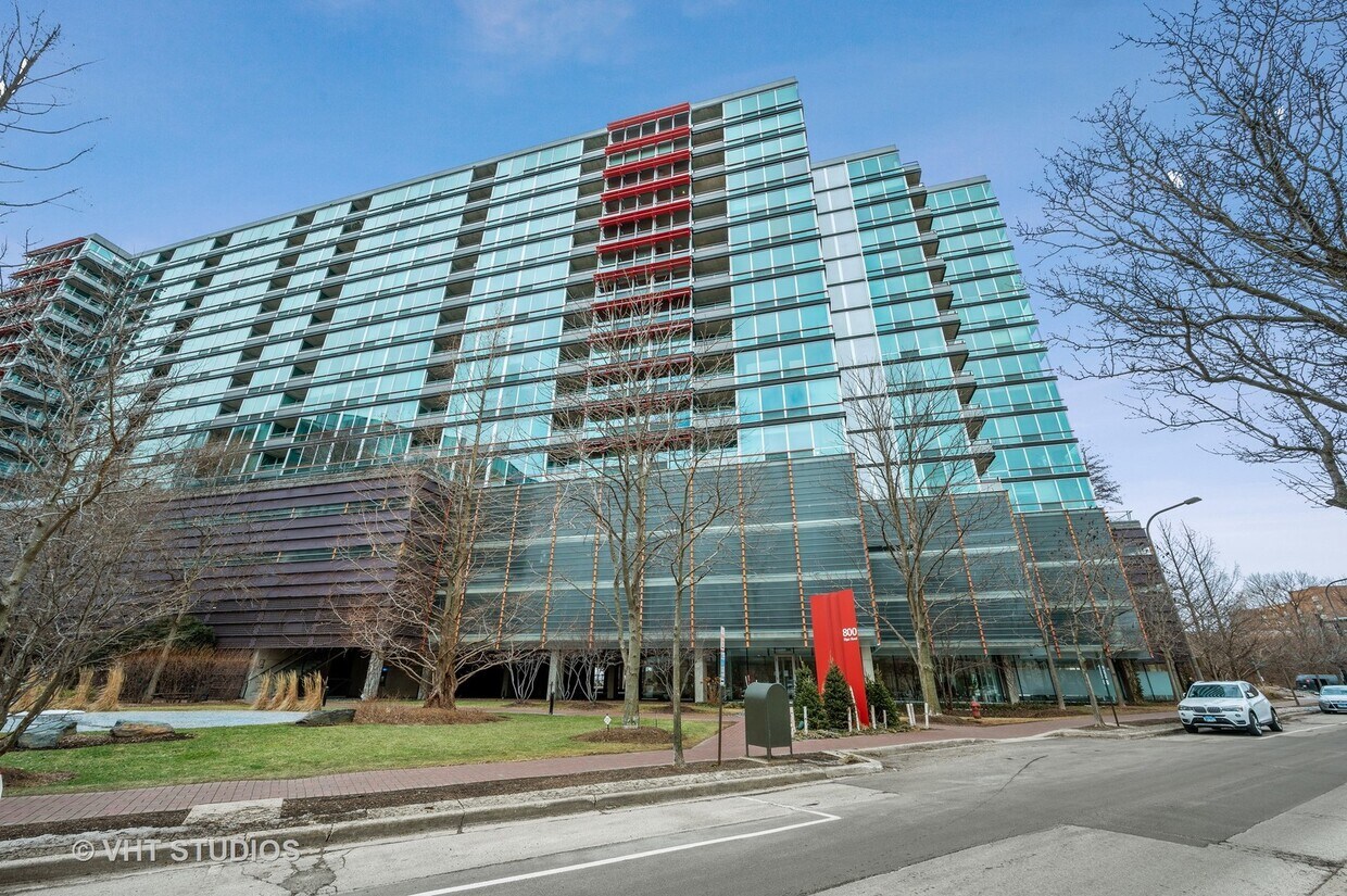 Primary Photo - 800 Elgin Rd