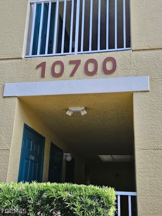 Building Photo - 10700 Ravenna Way