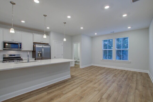 Foto del edificio - 1237 Tice Ln