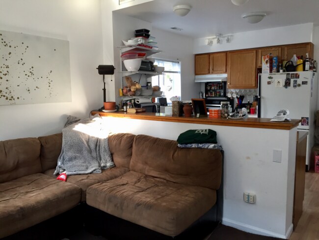 Foto del edificio - 837 N Maplewood Ave