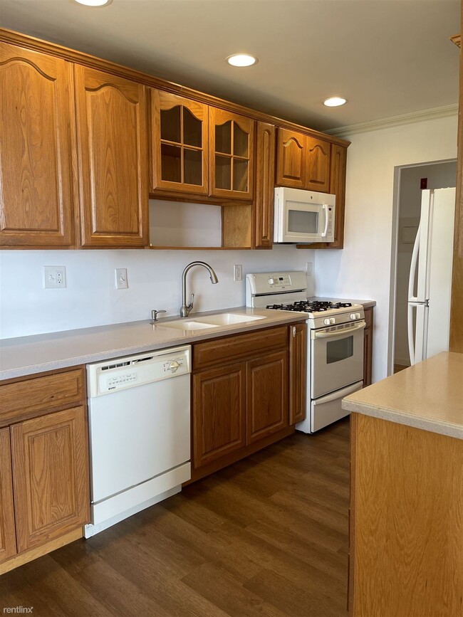 Building Photo - 2 br, 2 bath Condo - 109 E Broadway Unit C