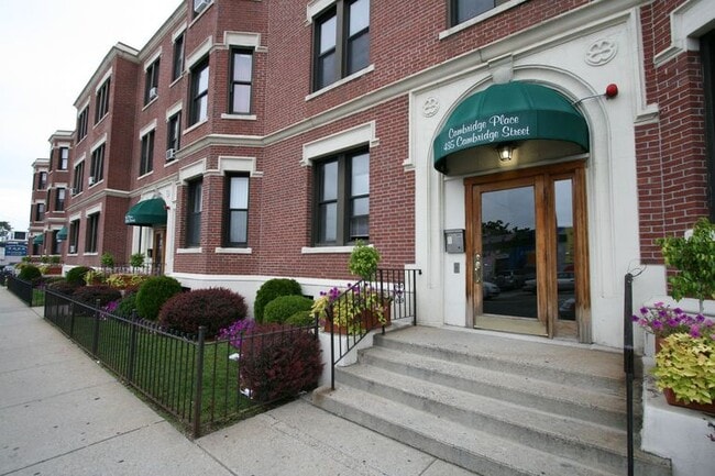 Building Photo - 520 Cambridge St