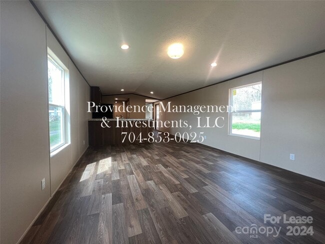 Building Photo - 1158 Wagon Wheel Rd