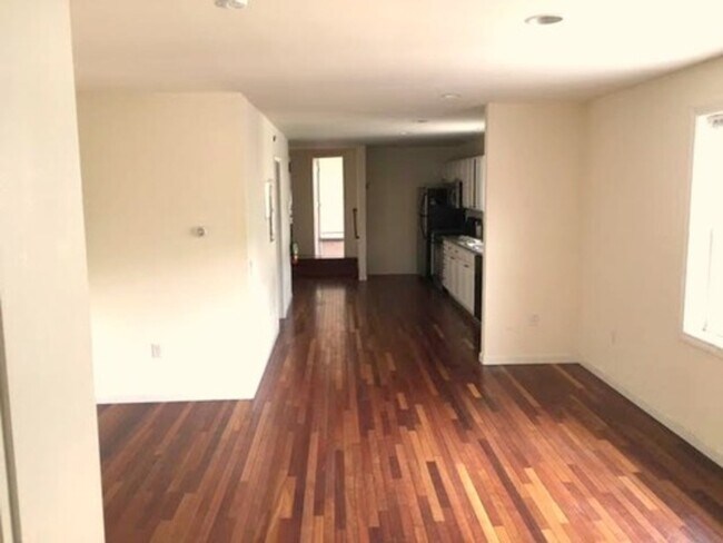 Foto del edificio - 355 Pearl St