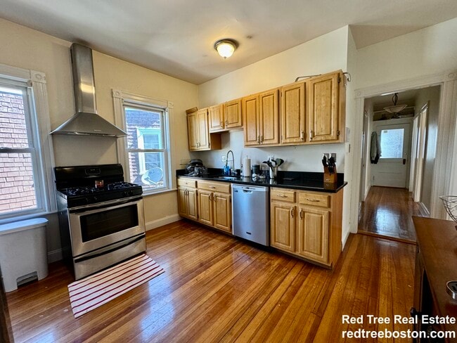 Building Photo - 11 Wainwright St