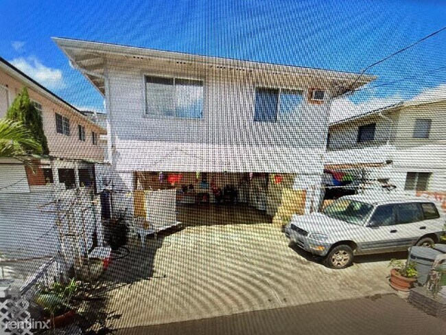 Building Photo - 7 br, 3 bath House - 520 Panui