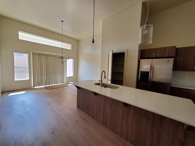 Building Photo - Mountain Vista Townhome
