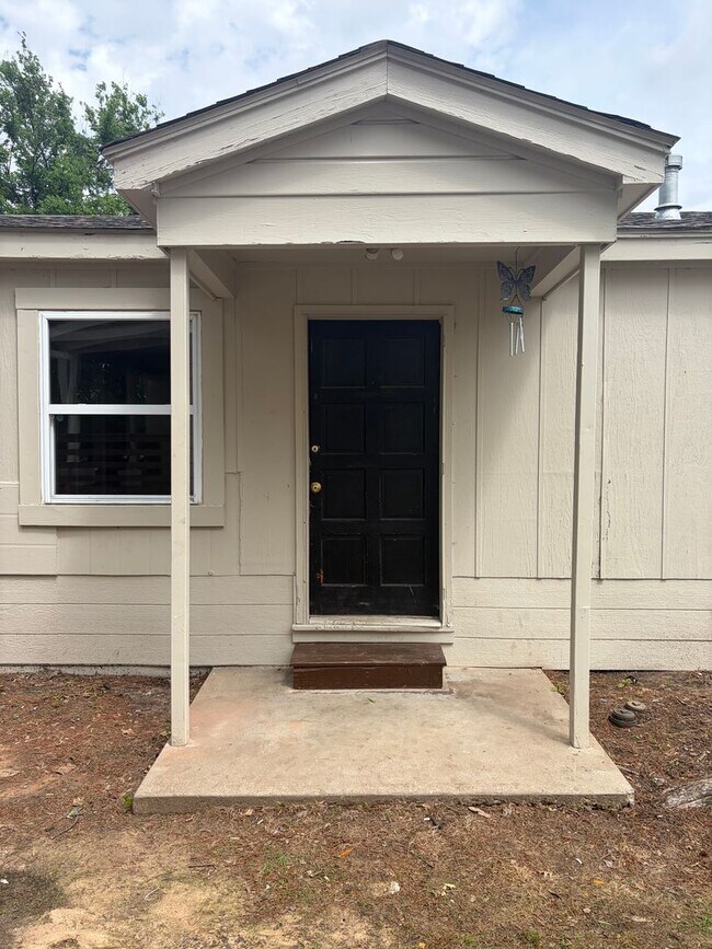 Foto del edificio - 2 BEDROOM 1 BATH HOUSE, WITH CENTRAL HEAT & AIR, ALL ELECTRIC, FENCED YARD. APPLICATION AND PET F...