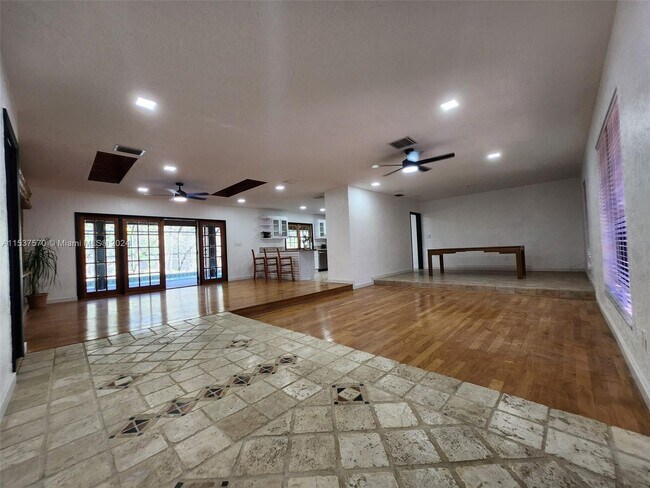 Foto del edificio - 15525 SW 77th Ct