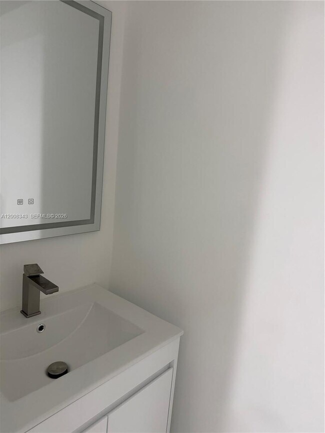 Foto del edificio - 2669 W 52nd St