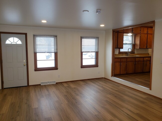 Building Photo - 2980 Hope Rd