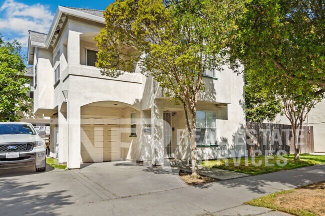 Foto del edificio - Charming Home in Midtown's Newton Booth Ne...