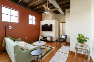 Building Photo - 606 N Jefferson Ave