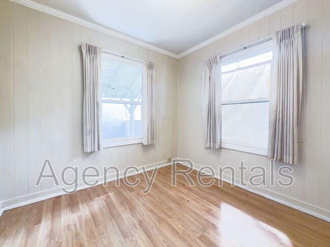 Foto del edificio - 839A McCully St