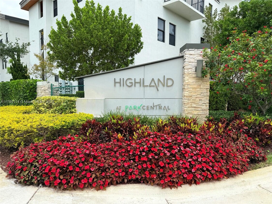 Foto principal - 10401 NW 82nd St