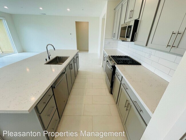 Foto del edificio - 4 br, 2 bath House - 2550 Landstone St.