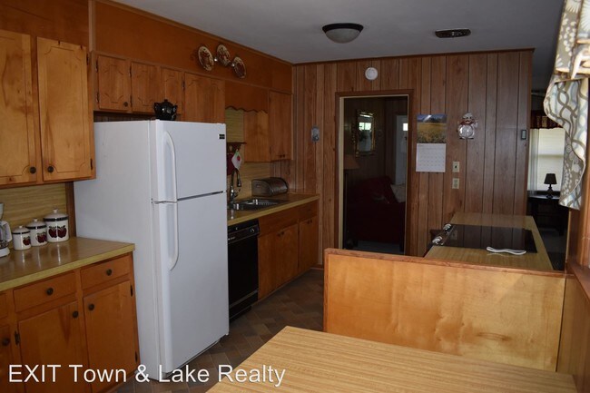 Building Photo - 3 br, 2 bath House - 2190 Airport Road