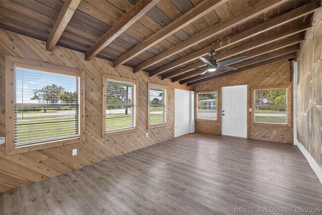 Foto del edificio - 1817 NW Azalea St