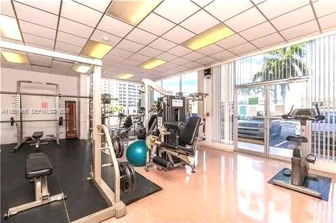 Building Photo - 1817 S Ocean Dr