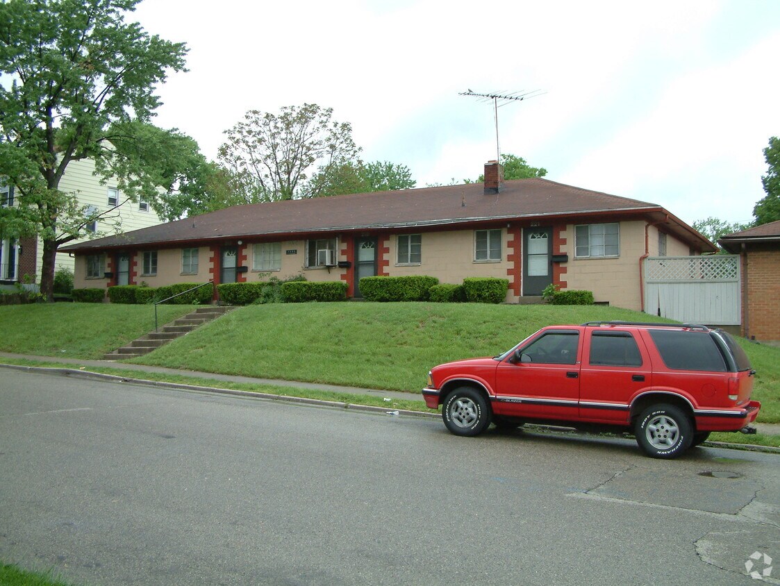 Primary Photo - Ernst Avenue Apartments