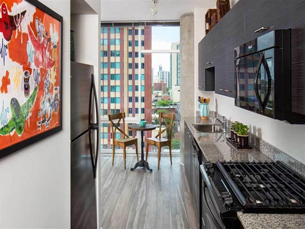Foto principal - 400 N LaSalle Dr