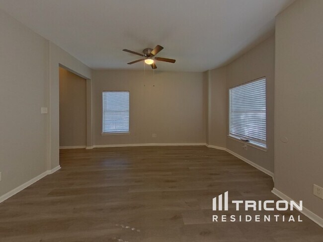 Foto del edificio - 10935 Mockingbird Pl