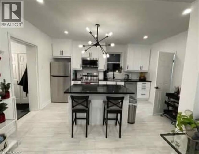 Building Photo - 54 Cambridge St