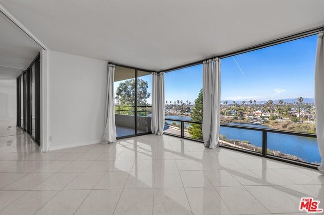 Building Photo - 4316 Marina City Dr